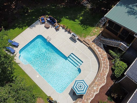 3rd image of 106 Caughman Hill Ct
