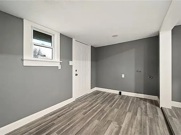 2614 Indiana Ave — Photo 16
