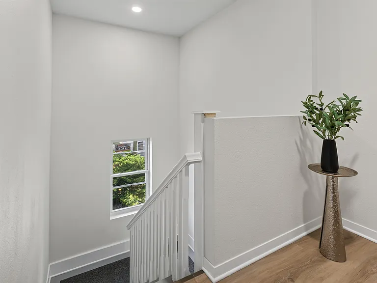 2995 S Clement Ave #A — Photo 28
