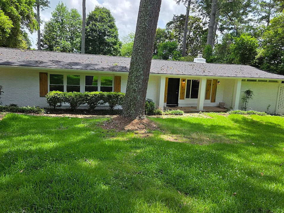 224 Azalea Dr
