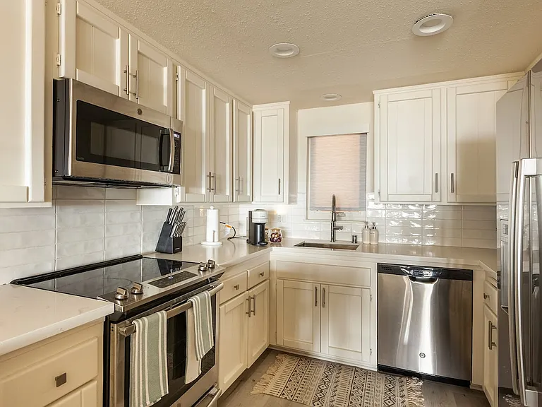 295 Sea Forest Ct — Photo 50