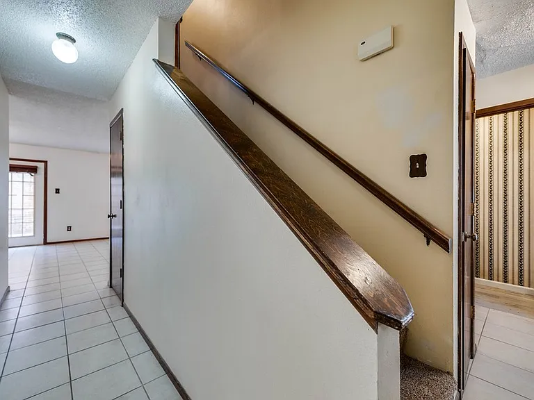 3245 Preston Dr — Photo 5