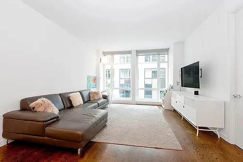 133 W 22nd St #2F Photo 1