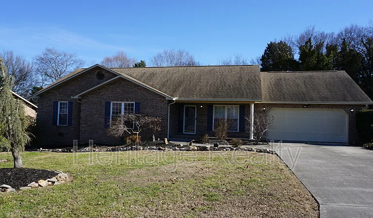 867 Westgate Dr — Photo 1