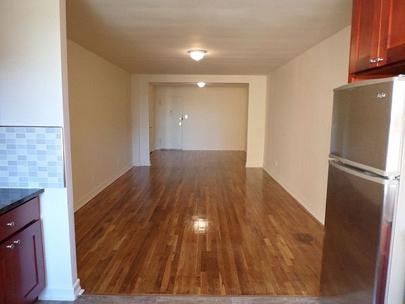 5th image of 3515 Leverich St APT 602
