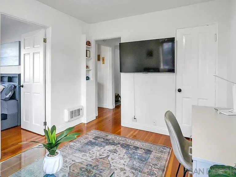 1315 Cave St — Photo 8
