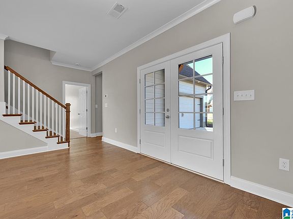 3rd image of 107 Avondale Ln