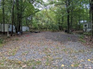 116 Paupack Dr, Shohola, PA 18458