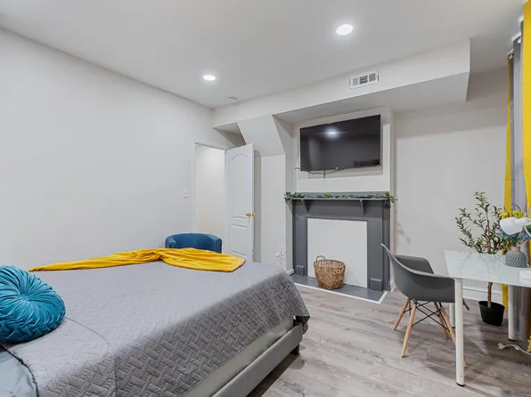 (undisclosed Address), Baltimore, MD 21215