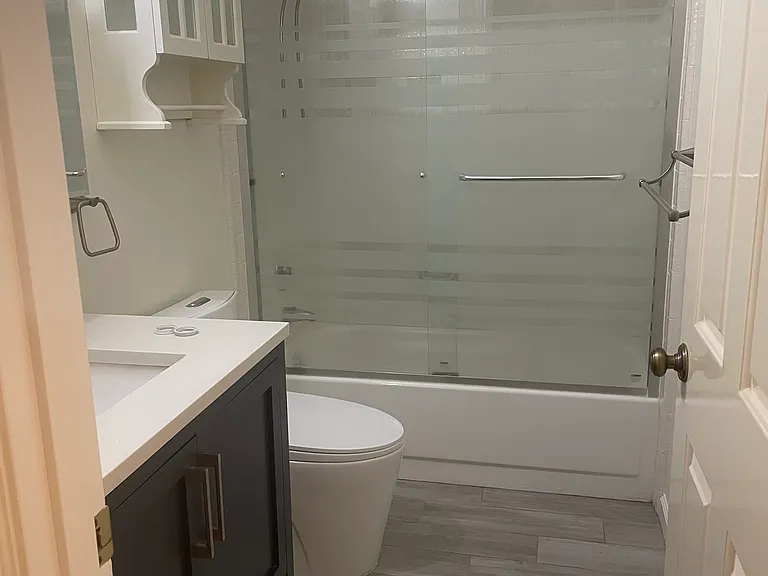 2nd bathroom