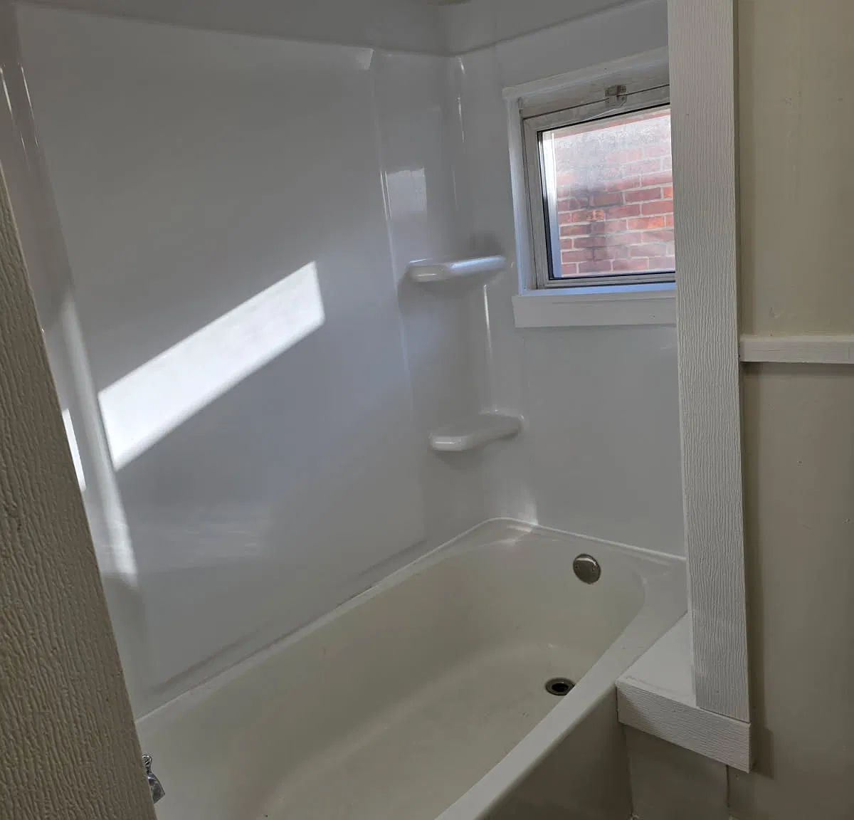1 bed, $1,050 — Photo 3