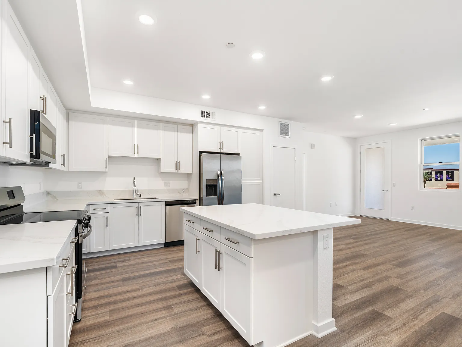 2 bed, 2.5 bath, 1409 sqft, $3,650 — Photo 4
