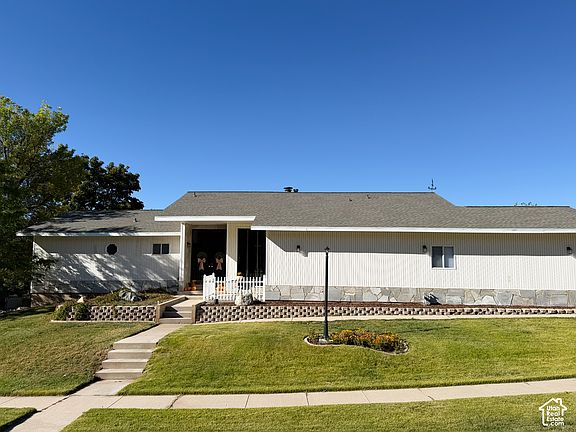 2nd image of 4527 Forest Green Dr
