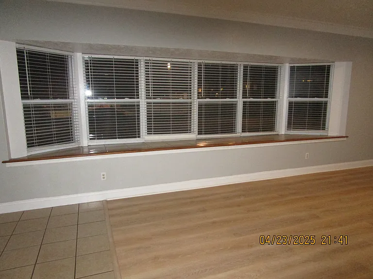 328 N Notre Dame Ave #18 — Photo 10