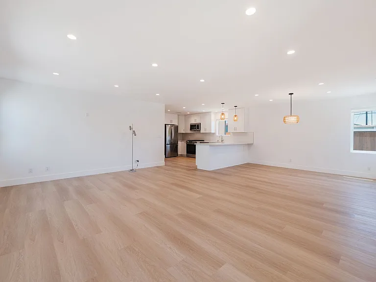 1415 W 222nd St — Photo 11