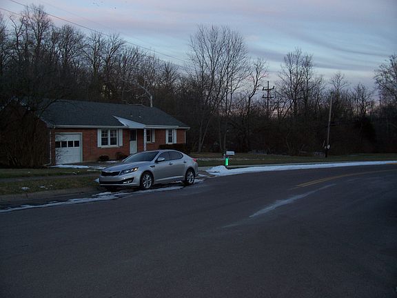 4th image of 1115 S Locust St