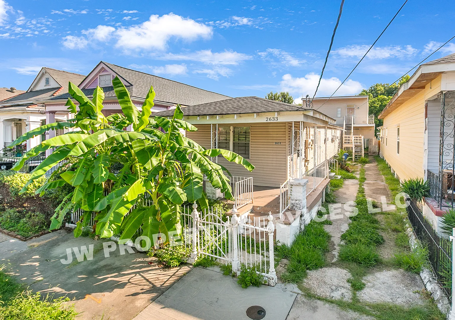 2633 Governor Nicholls — Photo 1