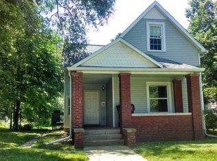 212 Seminary Ave, Bloomington, IL 61701