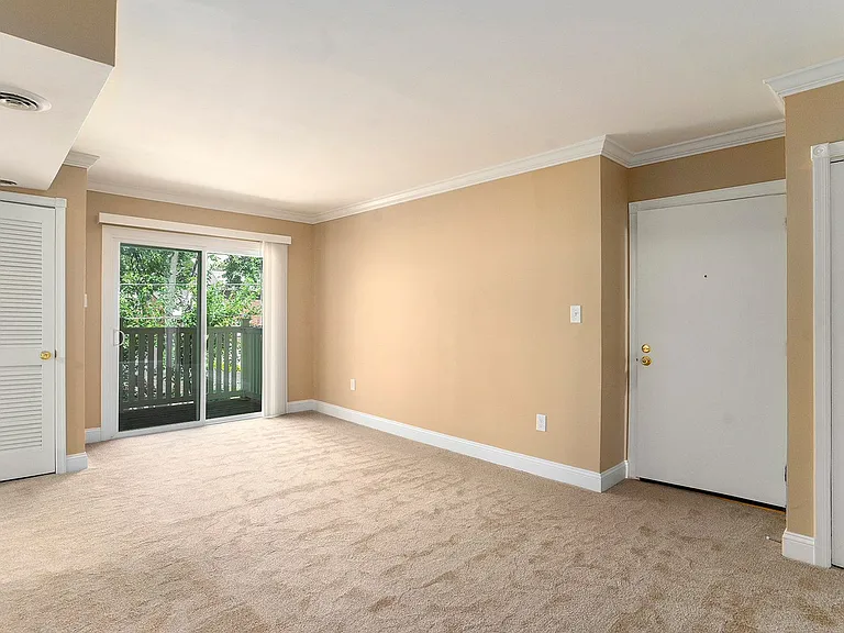Maple Court Apartments — Photo 45