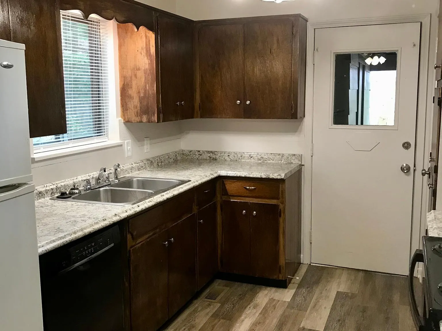11201 Birchwood Dr — Photo 3