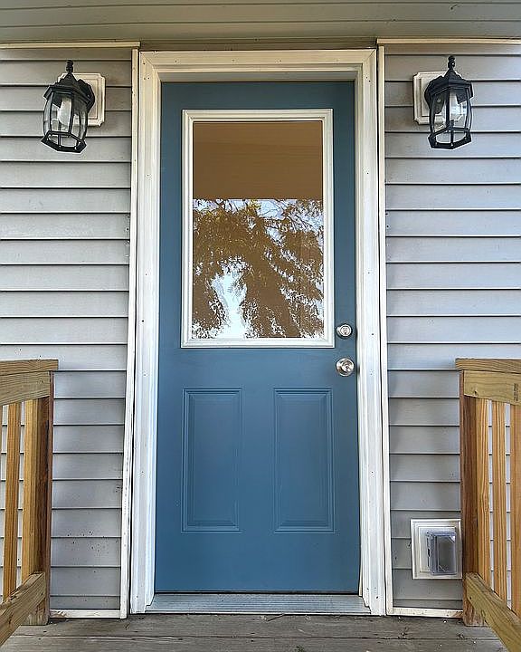 1st image of 212 W Quarry St