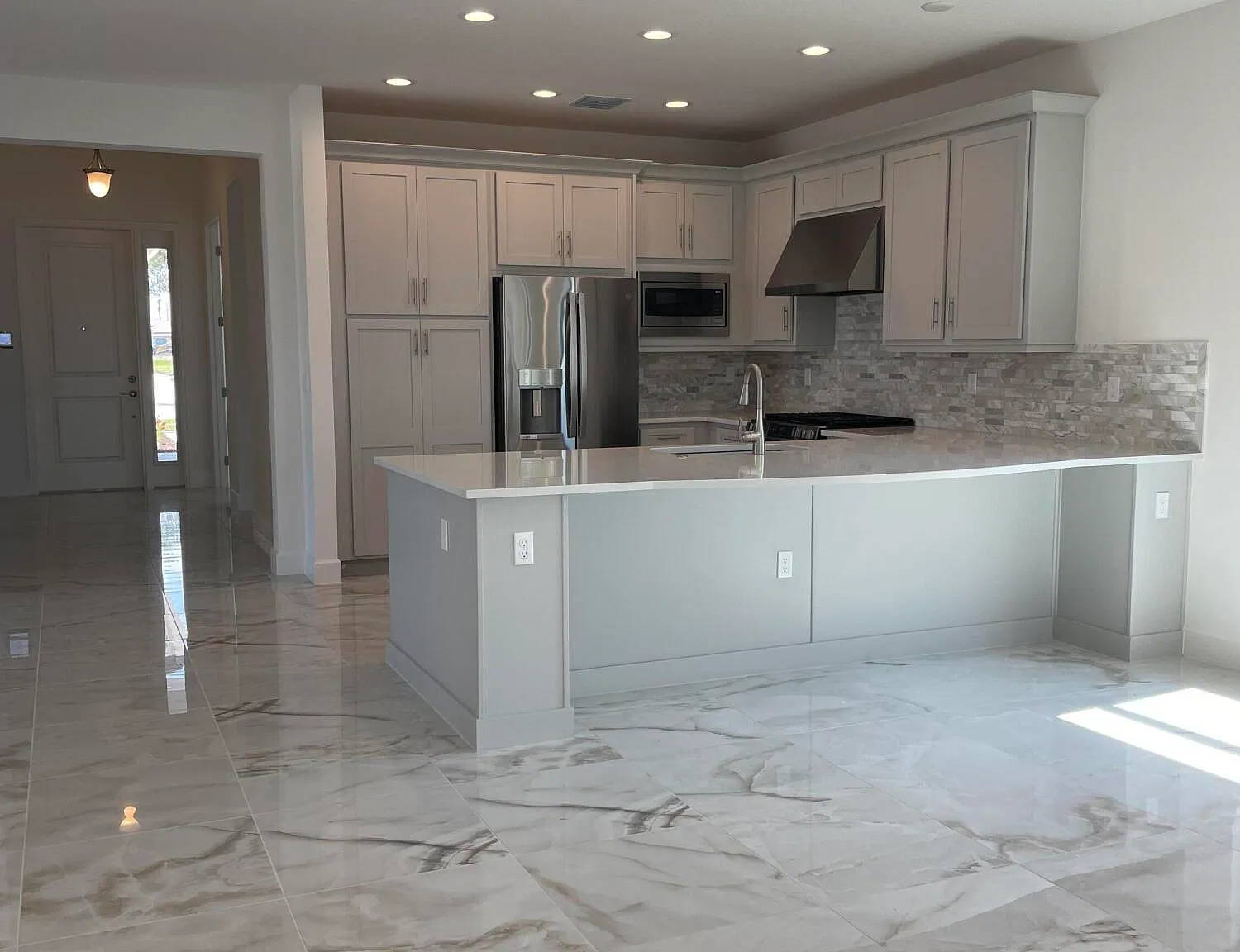3 bed, 2.5 bath, 2254 sqft, $4,000 — Photo 4