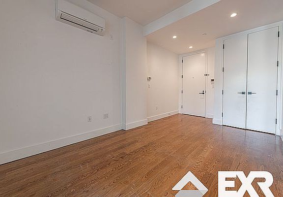 4th image of 585 Ocean Pkwy #3N