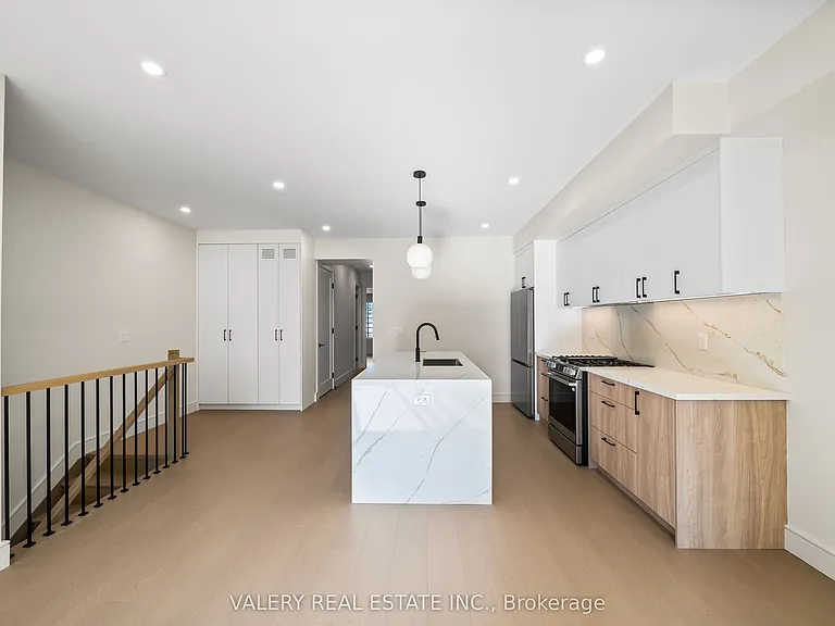 131 Dovercourt Rd #2 — Photo 8