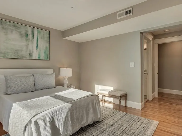 236 Paris St #3B — Photo 7
