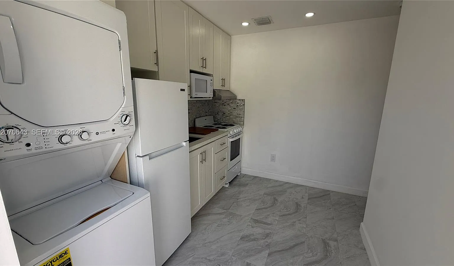 Winston Park Unit Two — Photo 2