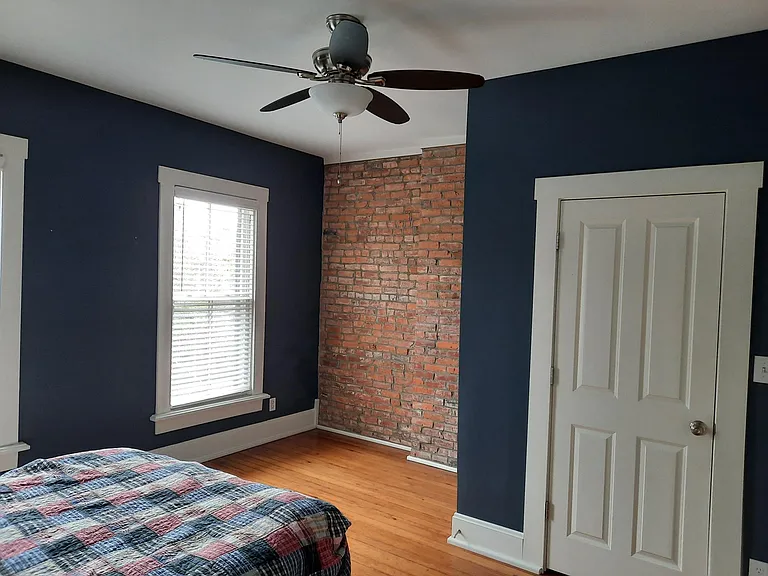 254 E Sycamore St — Photo 10