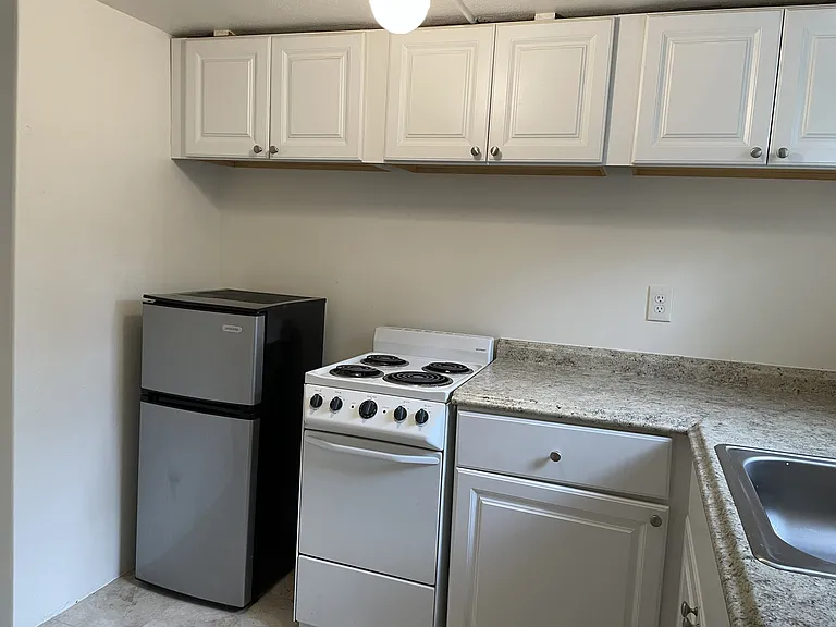 1249 1/2 Clayton St — Photo 10