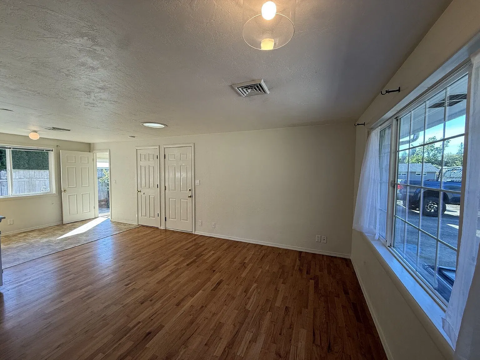 2 bed, 2.0 bath, 840 sqft, $1,695 — Photo 3