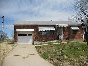 8858 Murvale Dr photo 1