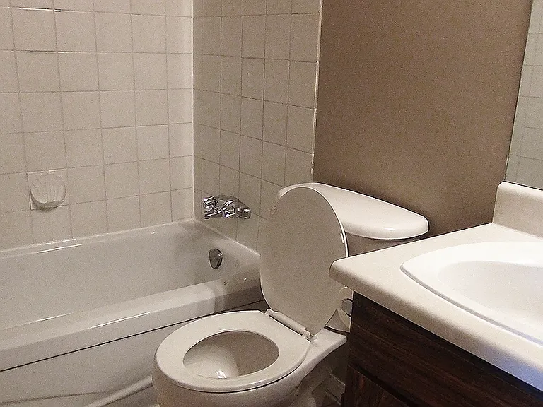 205 Ross Ave — Photo 8