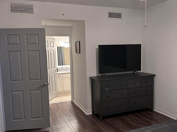 2nd image of 744 Greenwich Dr