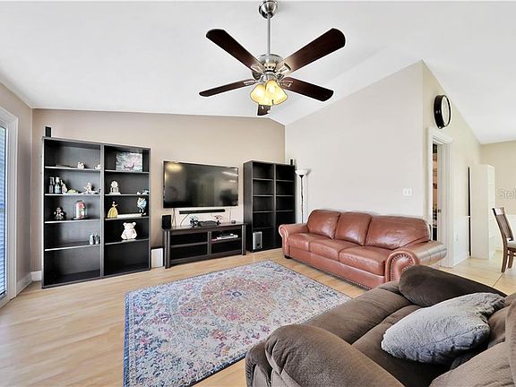 5th image of 147 Padgett Pl N