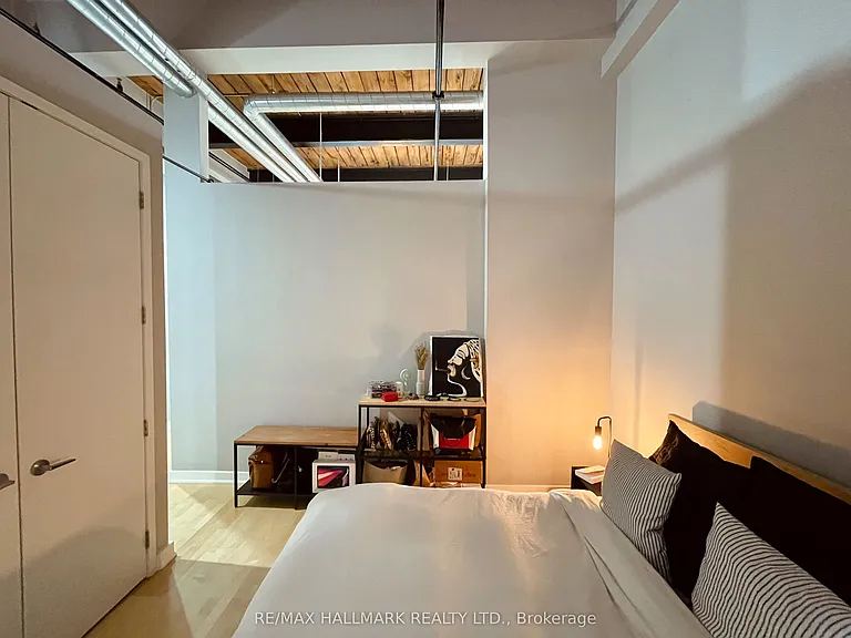 43 Hanna Ave #309 — Photo 7
