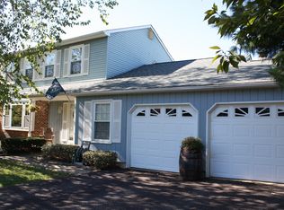 902 Pullman Dr, North Wales, PA 19454