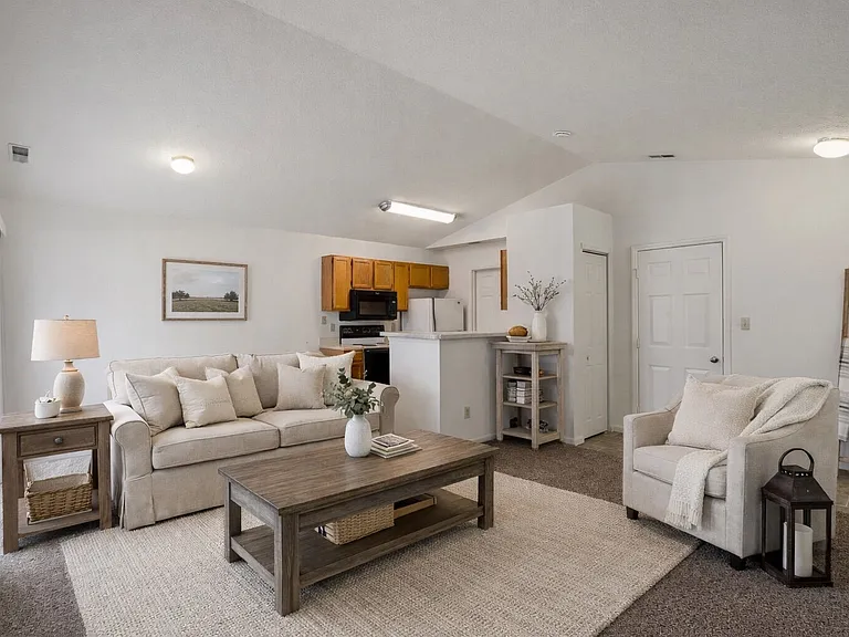 Broadway Village Apartments — Photo 8