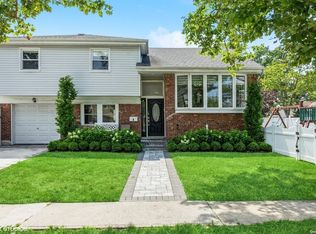 1 Eden Ct, Valley Stream, NY 11581