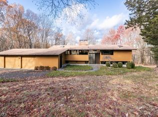 5 Artist View Ln, Blairstown, NJ 07825