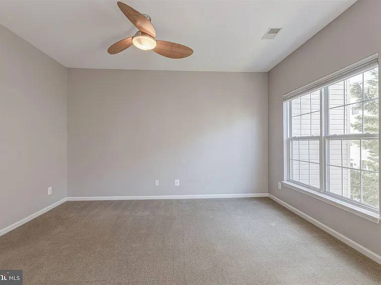 5140 Donovan Dr — Photo 21