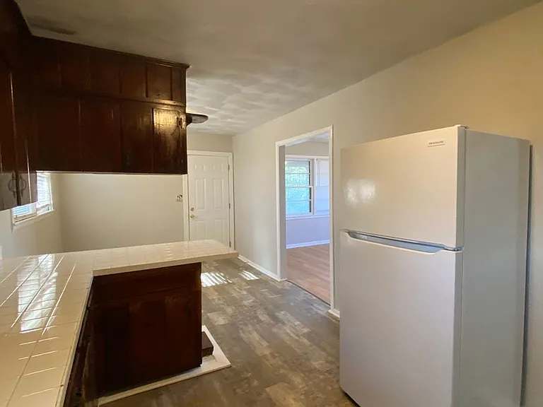 624 Bruce St — Photo 8