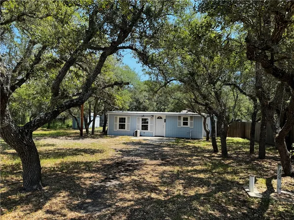 840 Rowe Street, Rockport, TX 78382