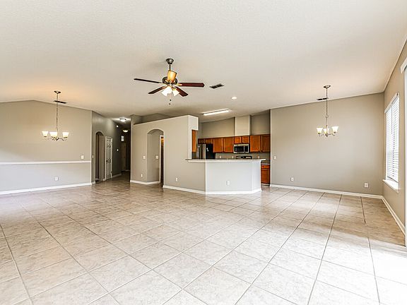 5th image of 301 N Lake Cunningham Ave
