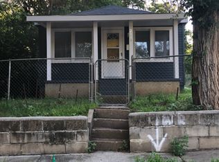 2516 SW Clay St, Topeka, KS 66611