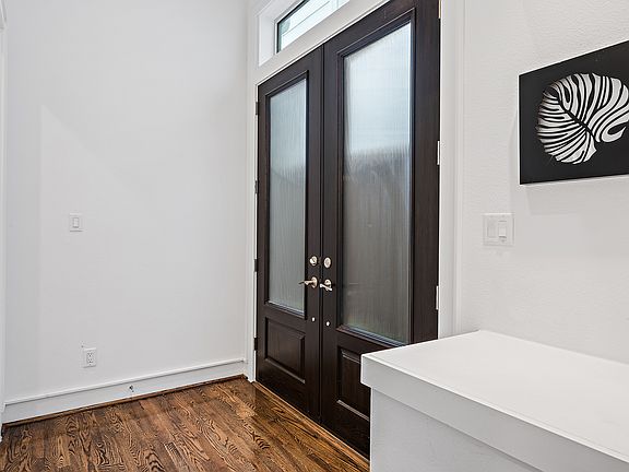 4th image of 5407 Jackson St