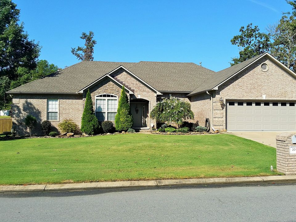 1st image of 300 Forest Glen Cv