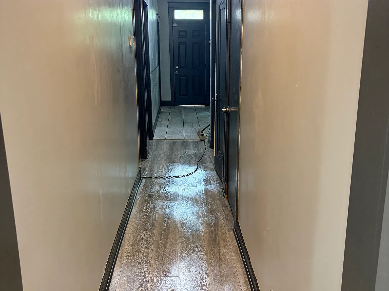 3 bed, 2500 sqft, $1,500 — Photo 1